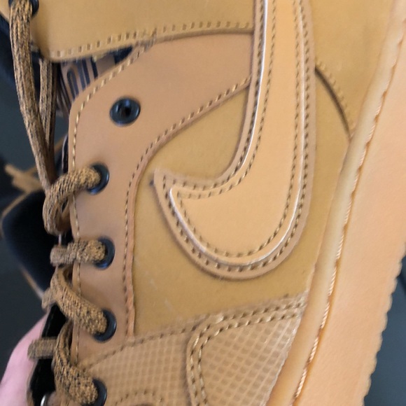 Nike size 7 - Picture 6 of 6